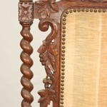 Антикварное кресло с резным щитковым навершием 1850-х гг. 