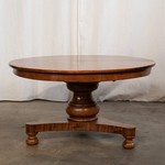 Антикварный стол с круглой столешницей 1820-х гг. 