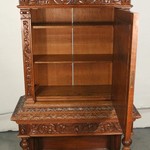 Антикварный французский дубовый шкаф 1860-х гг. 