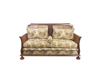 Антикварный двухместный диван из ореха