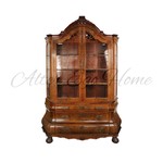 Антикварная горка с фигурной линией фасада 1900-х гг. 