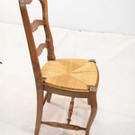 Комплект антикваных стульев с точенными и резными деталями
