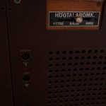 Антикварный шкаф со встроенным проигрывателем 1940-х гг. 