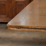 Антикварный столик с круглой столешницей 1950-х гг. 