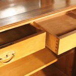 Антикварный буфет с зеркальными вставками 1900-х гг. 