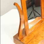 Антикварное настольное зеркало светлого ореха 1900-х гг. 