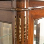 Антикварная витрина в стиле неоклассицизм 1940-х гг. 