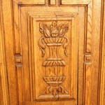 Антикварный буфет с декоративными резными композициями 1870-х гг. 