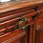 Антикварный сервант с зеркальным полотном и мраморной столешницей 1870-х гг. 