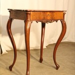 Антикварный столик на ножках-кабриоль 1830-х гг. 