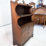 Антикварный книжный шкаф с открытыми полками