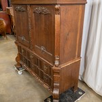 Антикварный шкаф с рокайльным убранством 1860-х гг.