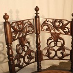 Антикварное кресло со сквозной резной спинкой 1860-х гг. 