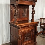 Антикварный французский буфет с резными панно и фигурами 1850-х гг. 