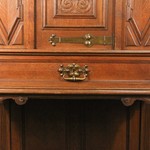 Антикварный поставец с витыми ножками 1890-х гг. 