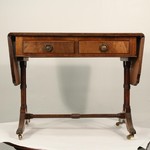 Антикварный столик с откидными полами 1940-х гг. 