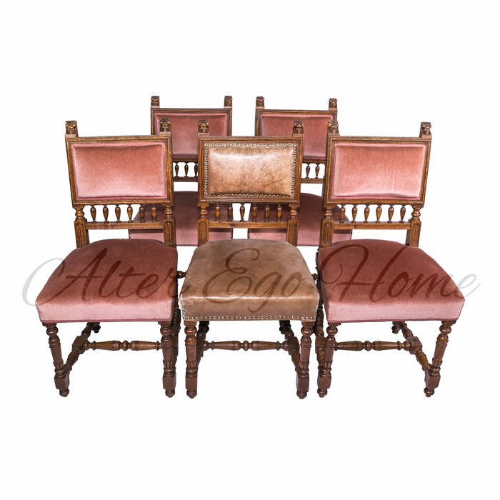 Старинный комплект обеденных стульев