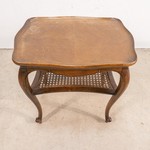 деревянный столик