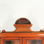 Антикварный книжный шкаф 1870-х гг. 