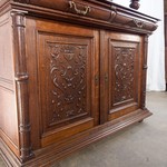Антикварный буфет с зеркальной дверцей 1870-х гг. 