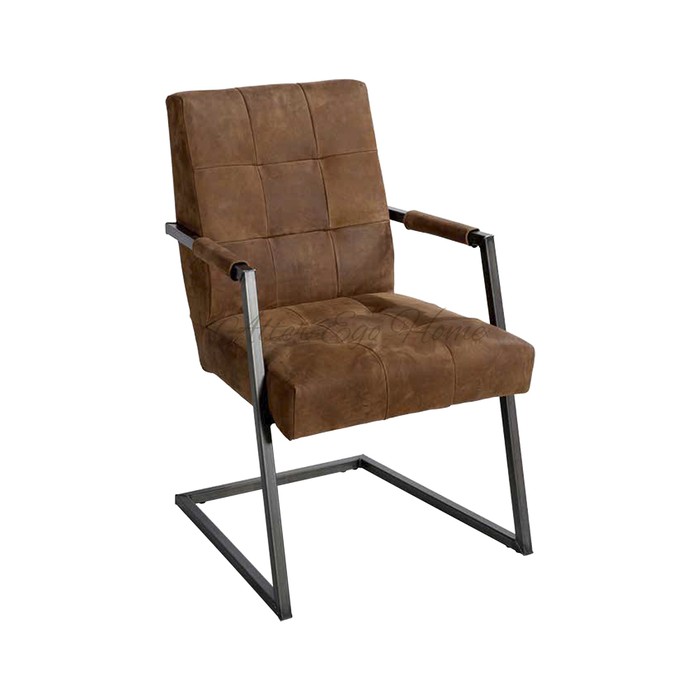 Кожаный стул с металлическим каркасом 