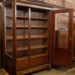 Антикварный книжный шкаф в стиле неоклассицизм 1810-х гг. 