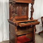 Антикварный французский буфет с резными панно и фигурами 1850-х гг. 