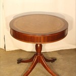 Антикварный столик в стиле Шератон 1950-х гг. 