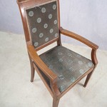 Антикварное кресло красного дерева 1910-х гг.