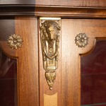 Винтажная витрина в стиле неоклассицизм 1940-х гг. 