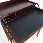 Винтажный письменный стол с откидной панелью
