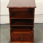 Антикварная тумбочка с фигурной линией столешницы 1950-х гг. 