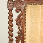 Антикварное кресло с резным щитковым навершием 1850-х гг. 