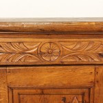 Антикварный шкафчик с резным убранством 1920-х гг. 