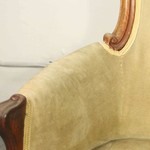 Антикварное кресло с резным навершием 1840-х гг. 