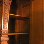 Антикварный немецкий буфет с раскрепованным фасадом и арочной нишей 1870-х гг. 