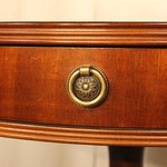 Антикварный столик в стиле Шератон 1950-х гг. 