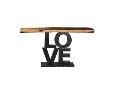 Консоль в виде надписи LOVE