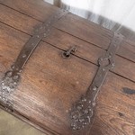 Антикварный дубовый сундук с металлическим убранством 1810-х гг. 