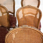 Комплект винтажных стульев из резного ореха