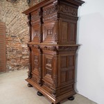 Антикварный двухъярусный шкаф в стиле неоренессанс 1850-х гг.