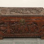 Антикварный китайский сундук с резными композициями 1910-х гг. 