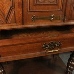 Антикварный поставец с витыми ножками 1890-х гг. 