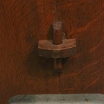 Антикварный табурет с фигурным сидением 1920-х гг. 