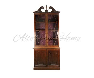 Антикварный книжный шкаф с разомкнутым фронтоном 1870-х гг. 