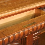 Антикварный немецкий буфет с раскрепованным фасадом и арочной нишей 1870-х гг. 