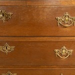 Антикварный комод с фигурными накладками в стиле неоклассицизм 1890-х гг. 