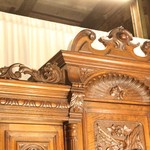 Антикварный буфет с резными композициями 1860-х гг. 