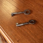 Антикварный буфет с резными филенками 1900-х гг. 