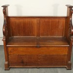 Антикварная дубовая скамья с резными локотками 1880-х гг. 